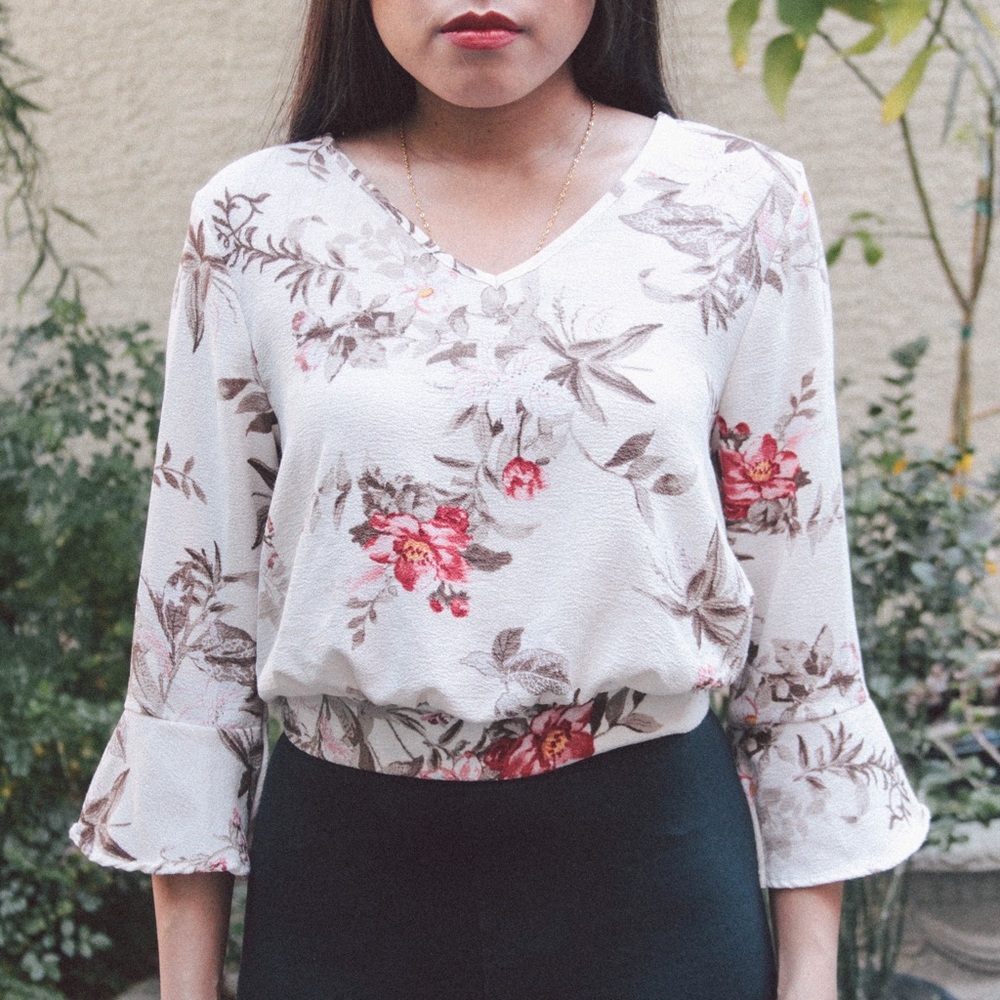 Honey Peace Floral Ruffle Sleeve Tie Top